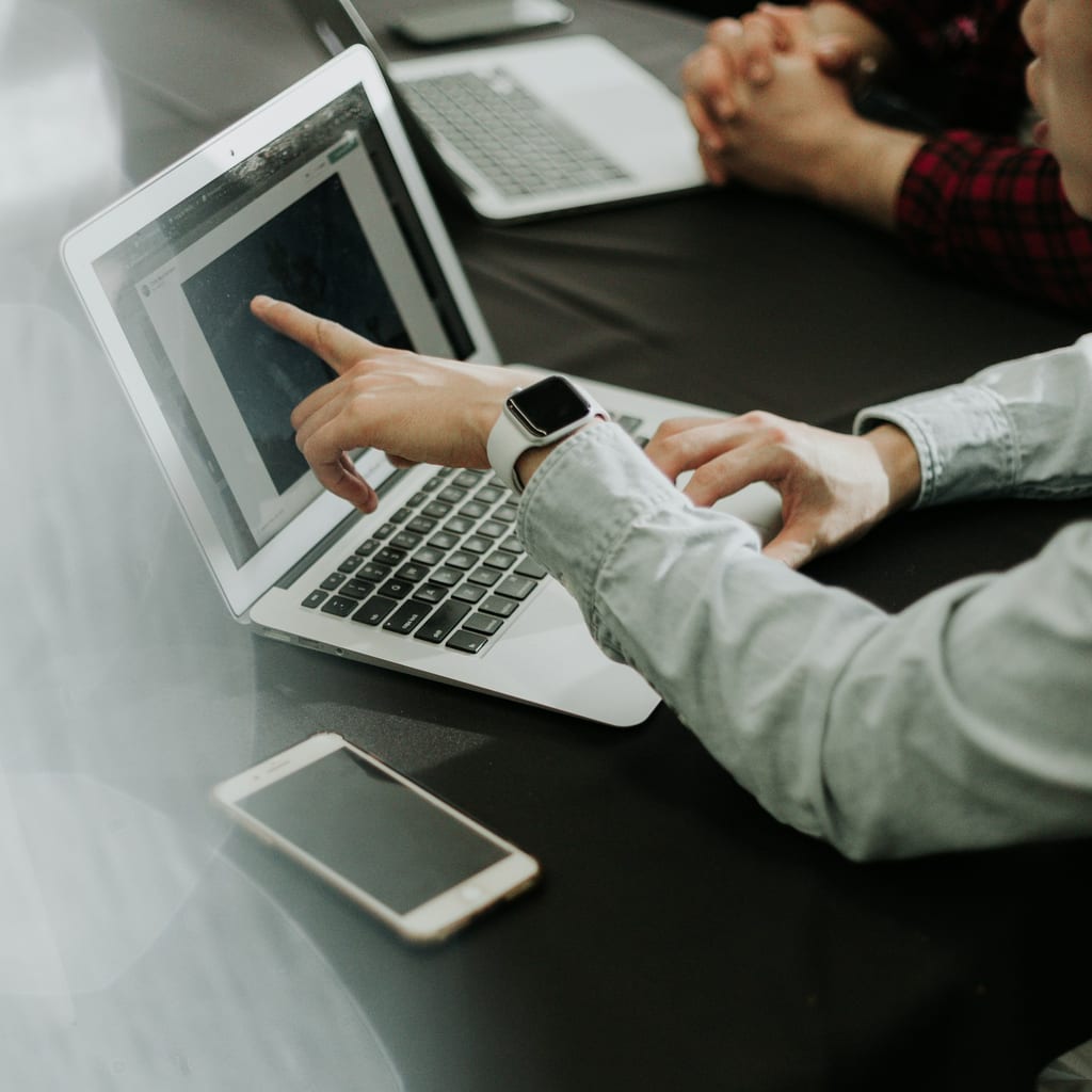 Spreadsheets vs invoicing software: where each one wins, and where it really doesn’t.